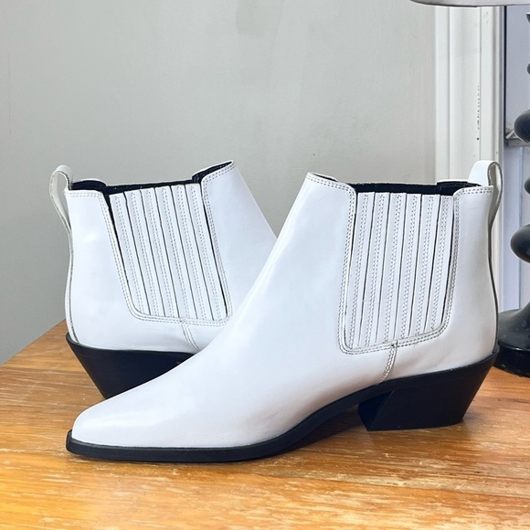 NWOB ASOS Women’s Leather Western Heel Chelsea Boot - Picture 9 of 15